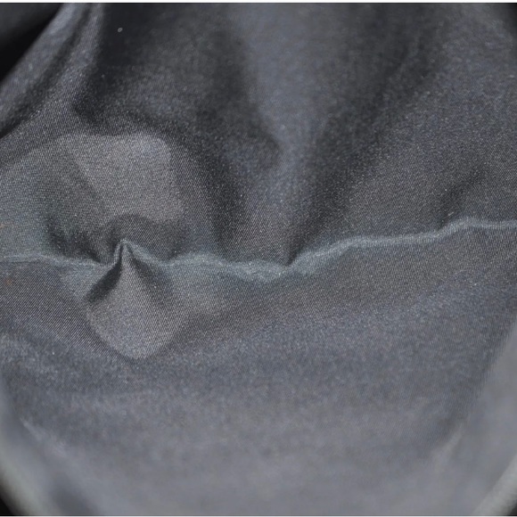 This is an authentic CHANEL New Travel Line Shoulder Tote Bag. - Picture 9 of 11